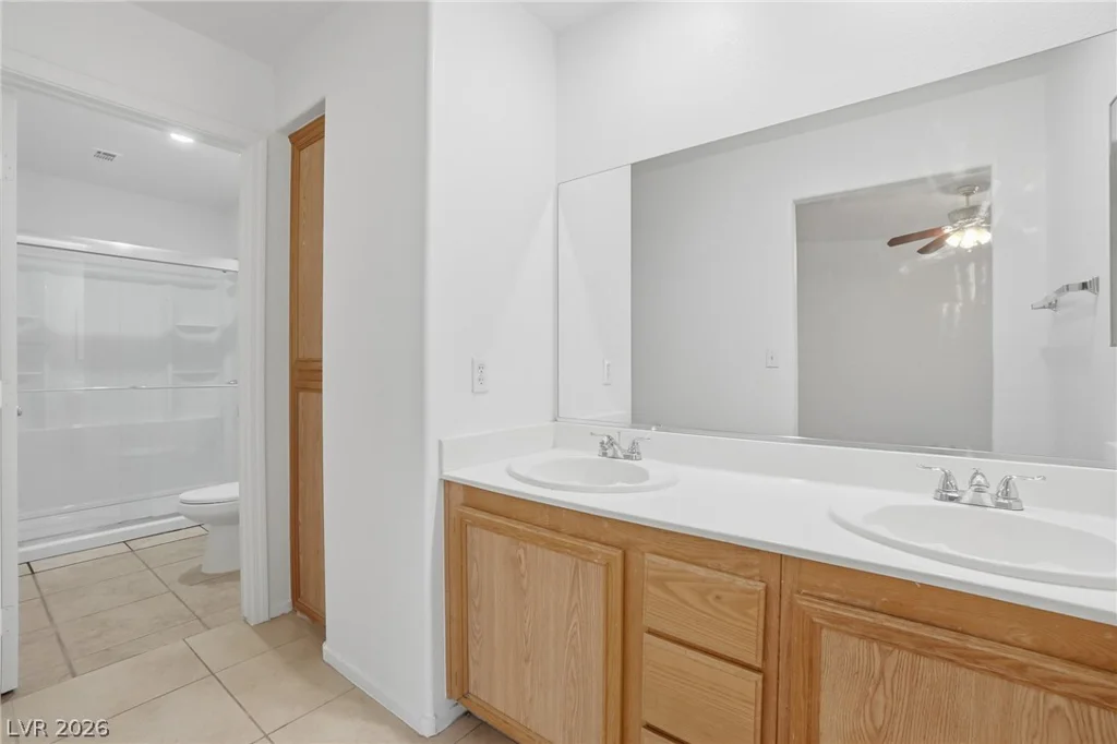 2033 Cary Grant, Las Vegas, NV 89142