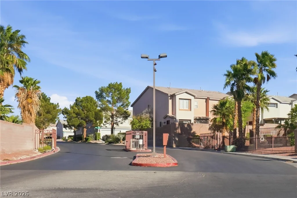 2033 Cary Grant, Las Vegas, NV 89142