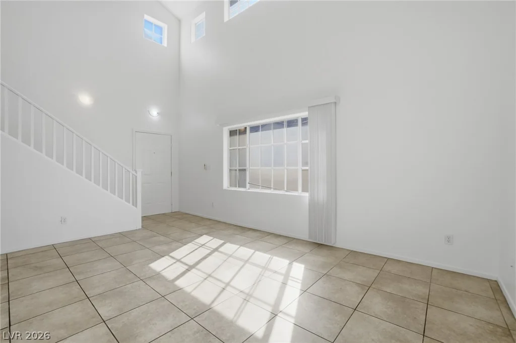 2033 Cary Grant, Las Vegas, NV 89142