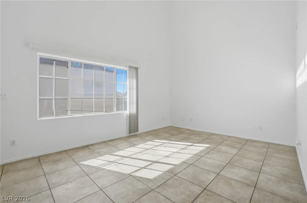 2033 Cary Grant, Las Vegas, NV 89142