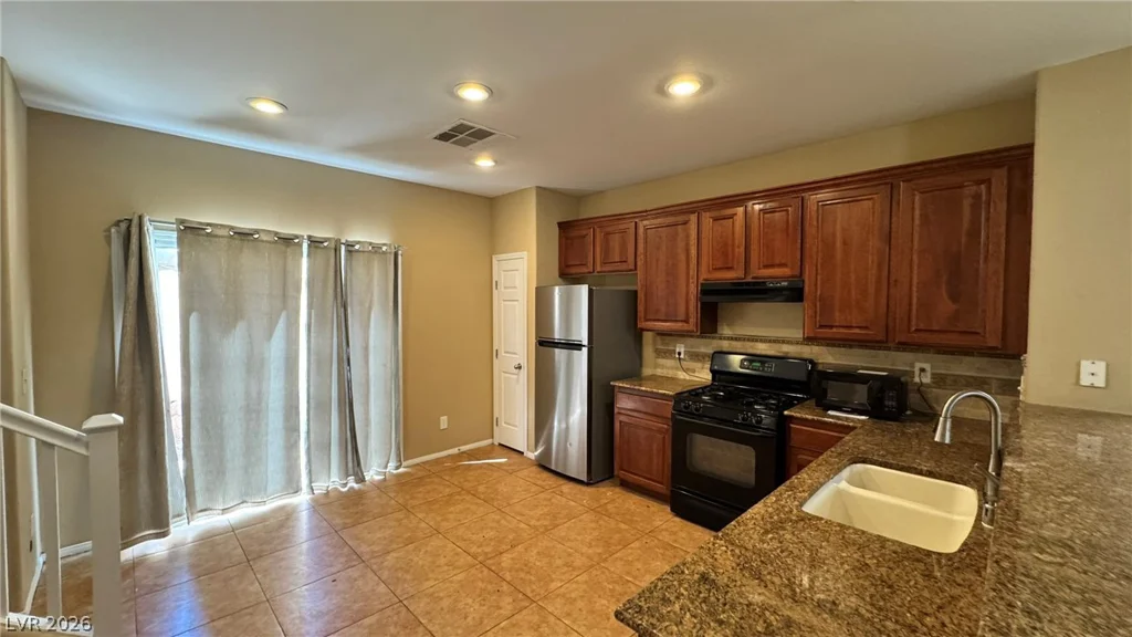 917 Blushing Rose, Henderson, NV 89052