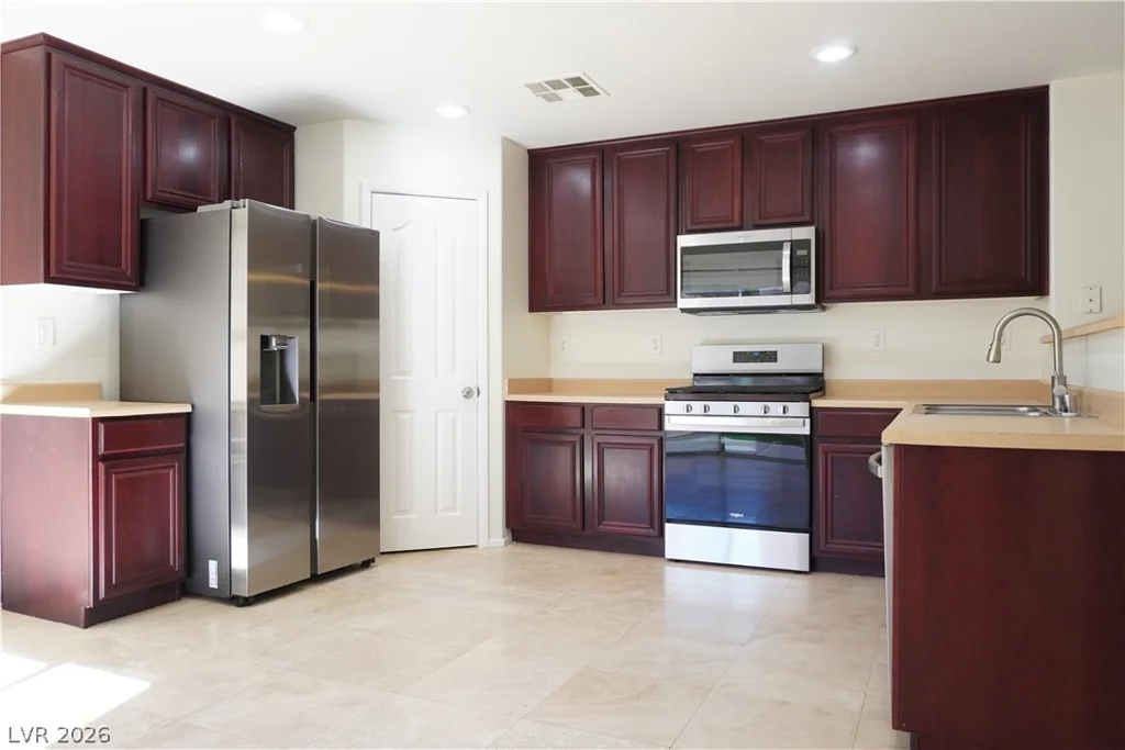 701 Saint Aidans, Las Vegas, NV 89178