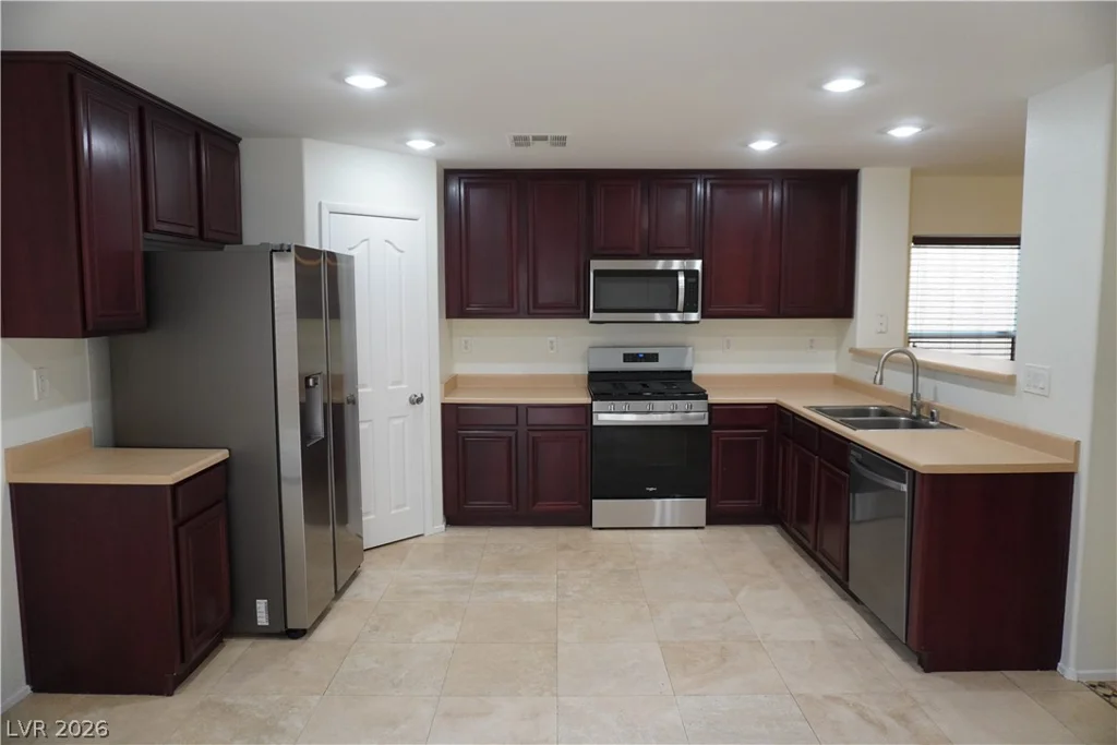 701 Saint Aidans, Las Vegas, NV 89178