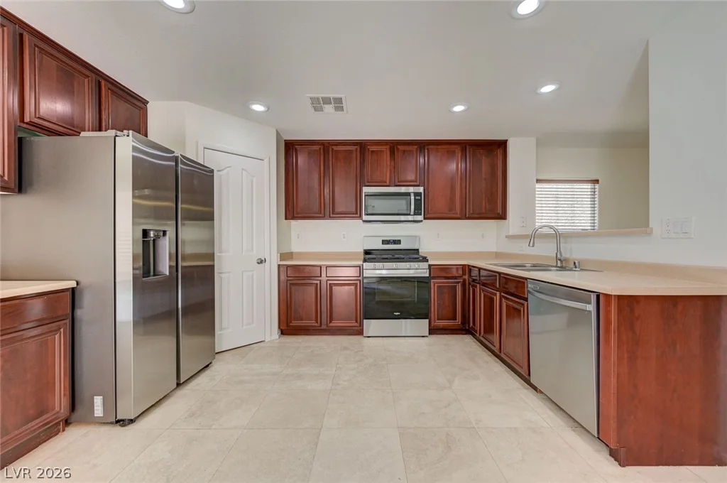 701 Saint Aidans, Las Vegas, NV 89178
