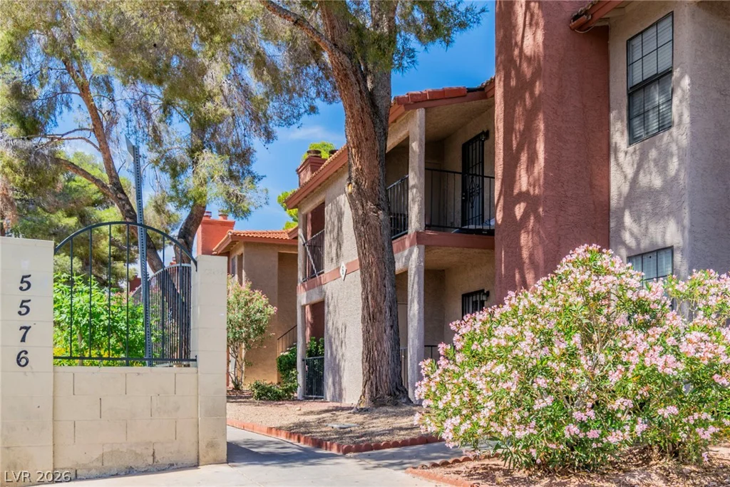 5576 Rochelle, Las Vegas, NV 89103