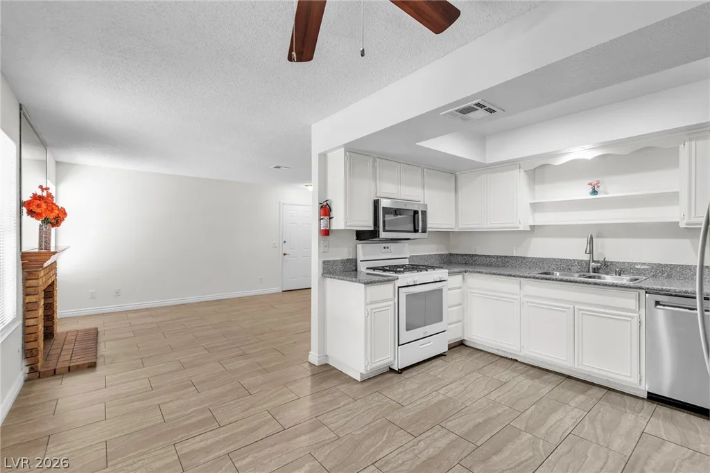 5576 Rochelle, Las Vegas, NV 89103