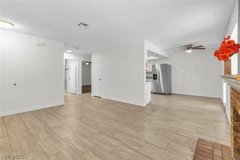 5576 Rochelle, Las Vegas, NV 89103