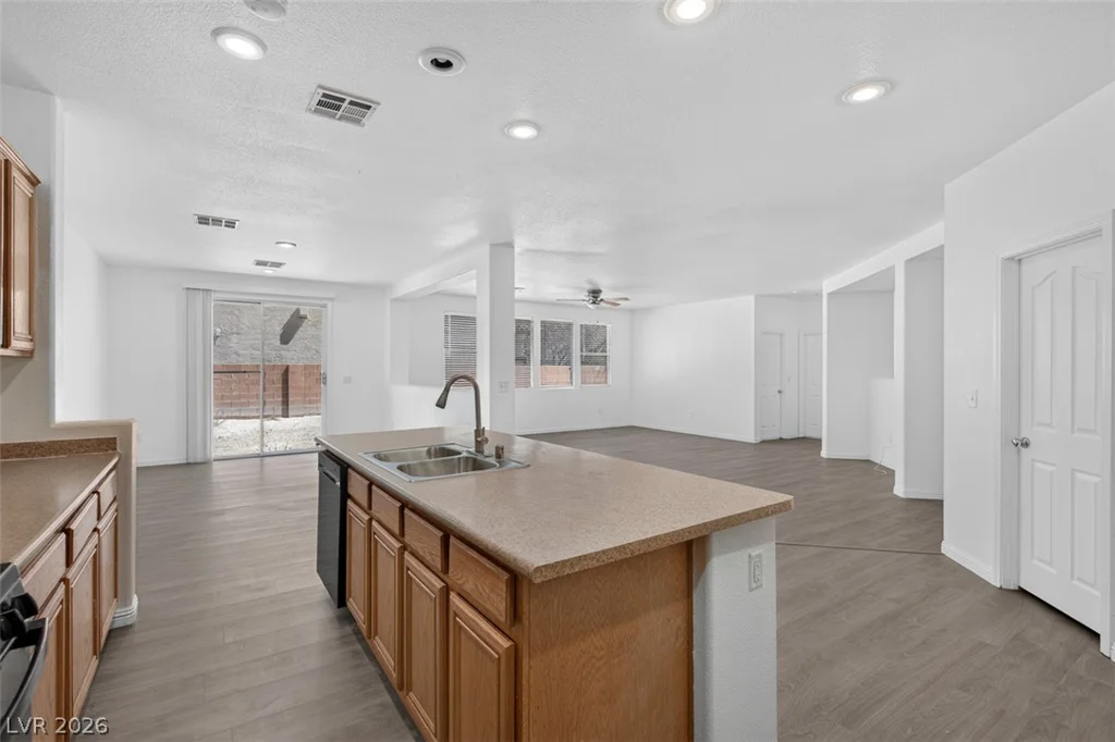 304 Raptors View, North Las Vegas, NV 89031