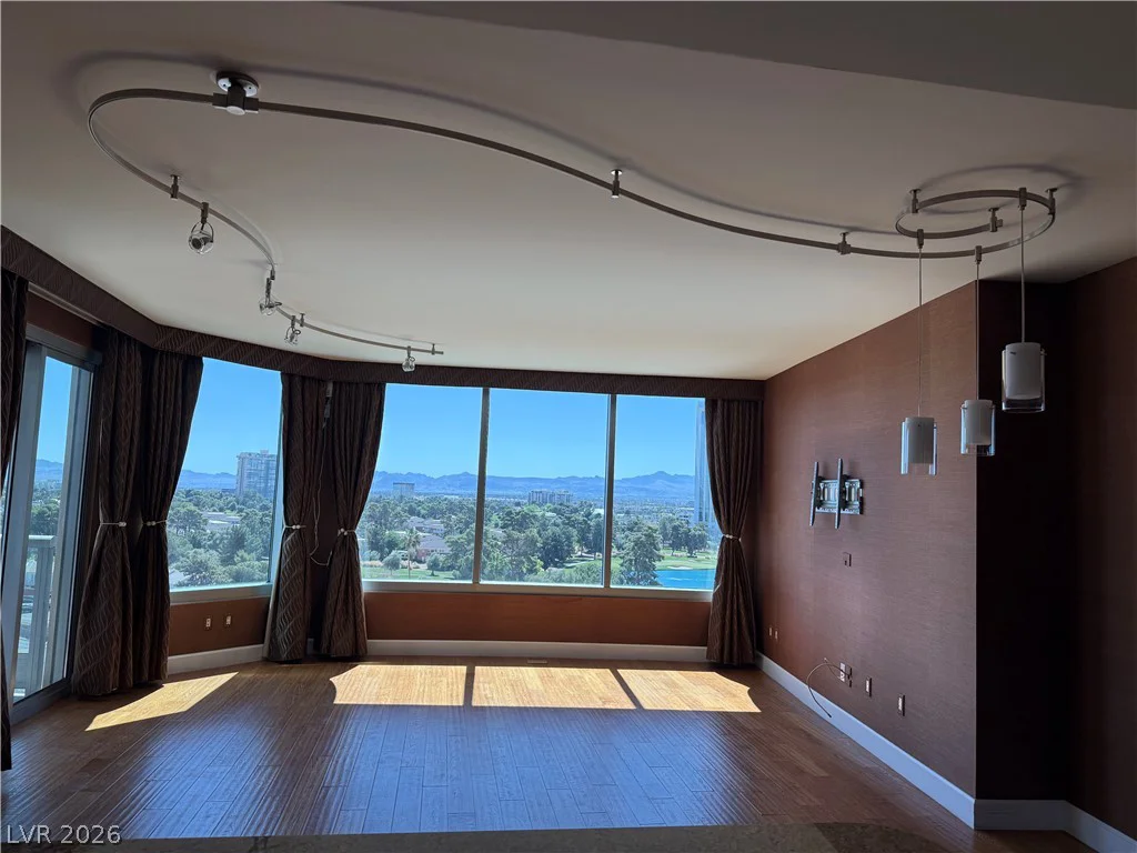 322 Karen, Las Vegas, NV 89109