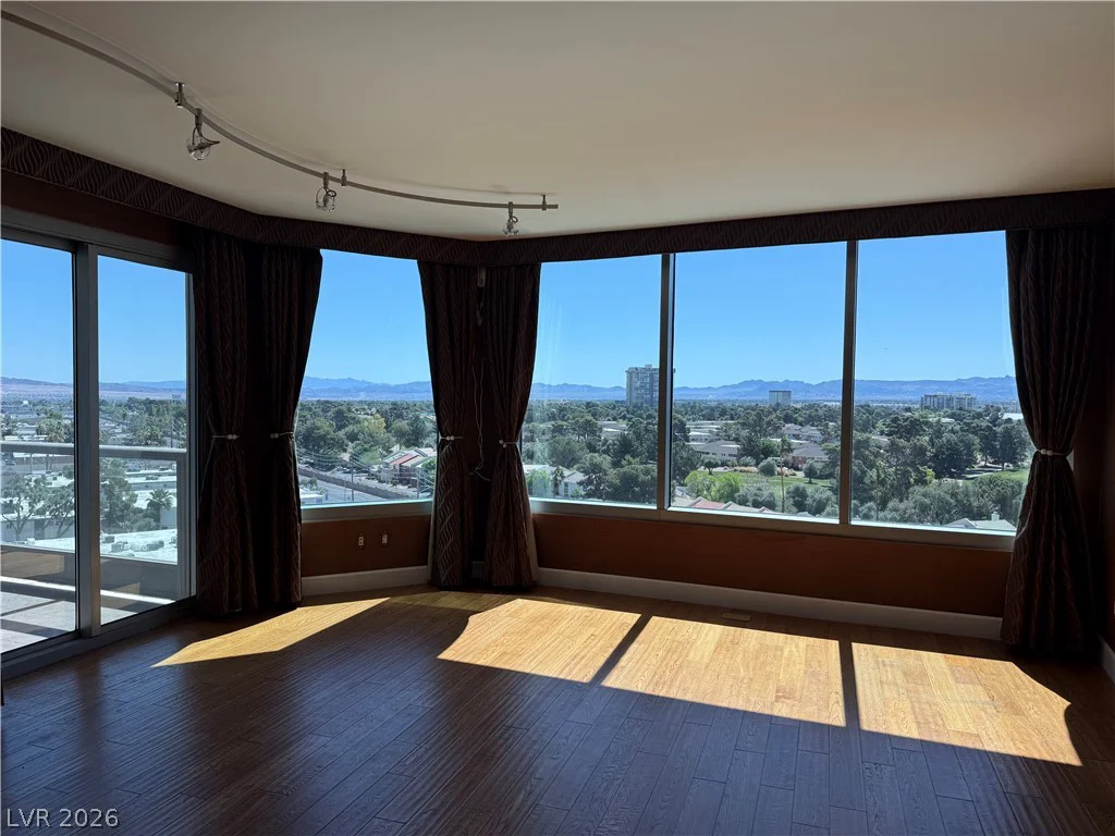 322 Karen, Las Vegas, NV 89109