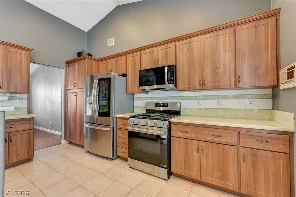 1739 Running Creek, Las Vegas, NV 89031