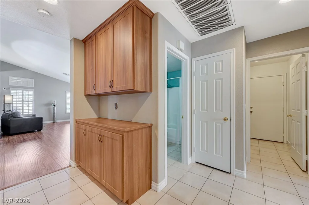 1739 Running Creek, Las Vegas, NV 89031