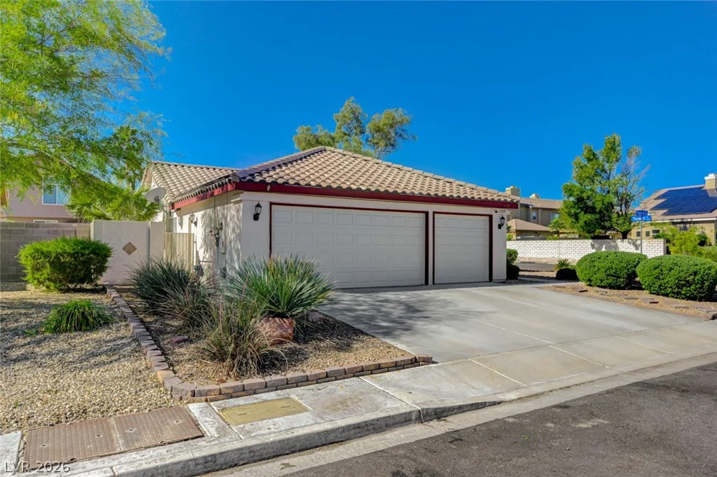 1739 Running Creek, Las Vegas, NV 89031