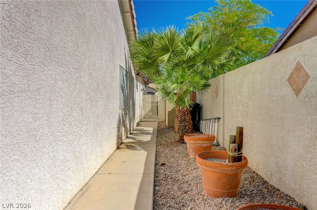 1739 Running Creek, Las Vegas, NV 89031