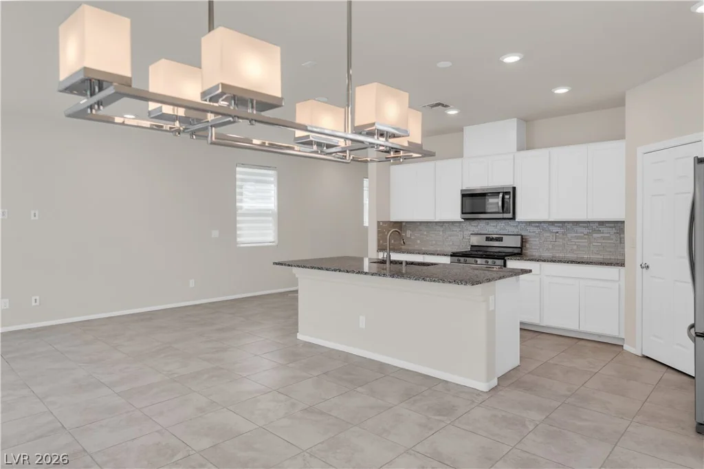 8755 Rio Andir, Las Vegas, NV 89148