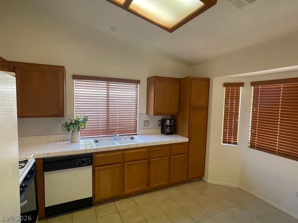 7182 Paradise Bay, Las Vegas, NV 89119