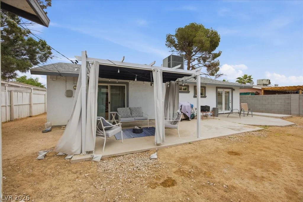4221 Esmeralda, Las Vegas, NV 89102