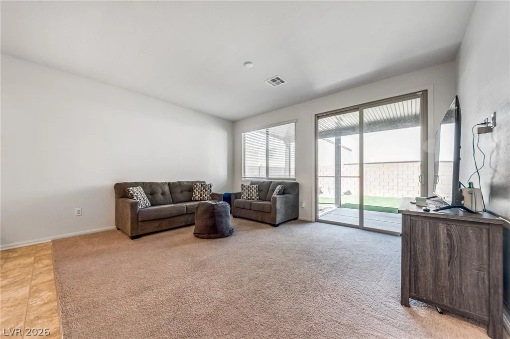6329 Voss, North Las Vegas, NV 89081
