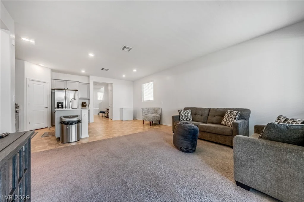 6329 Voss, North Las Vegas, NV 89081