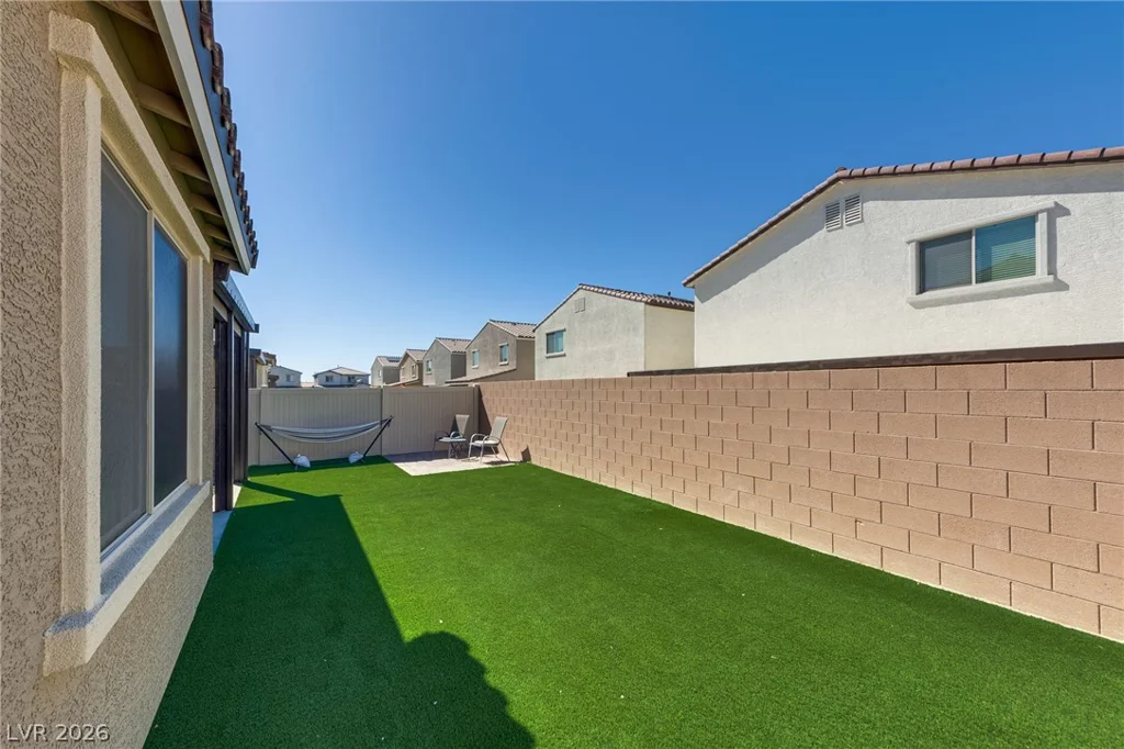 6329 Voss, North Las Vegas, NV 89081