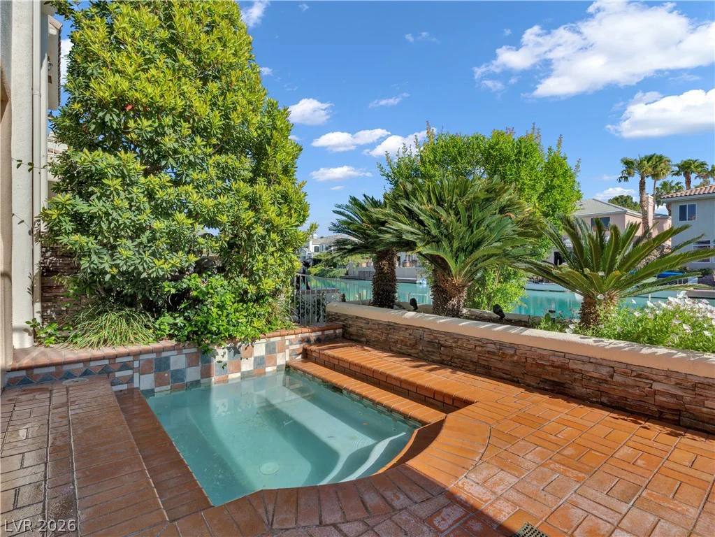 8740 Carlitas Joy, Las Vegas, NV 89117
