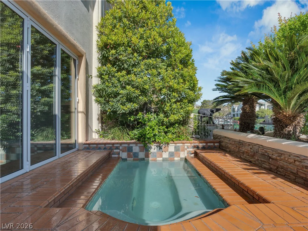8740 Carlitas Joy, Las Vegas, NV 89117