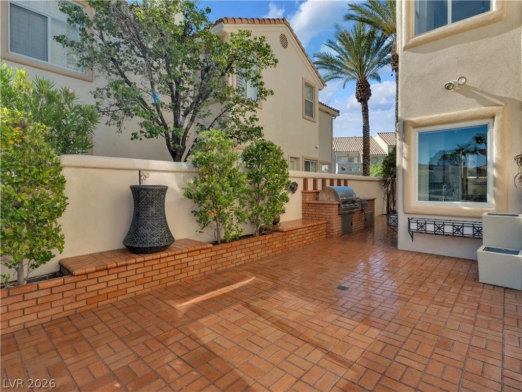 8740 Carlitas Joy, Las Vegas, NV 89117