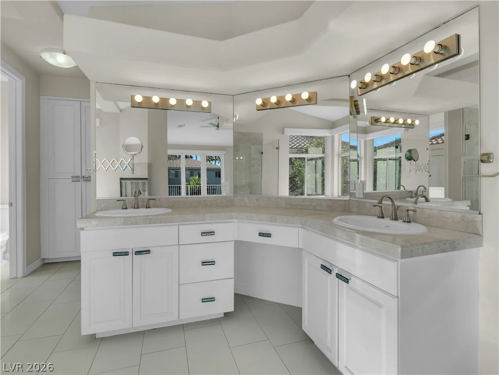 8740 Carlitas Joy, Las Vegas, NV 89117