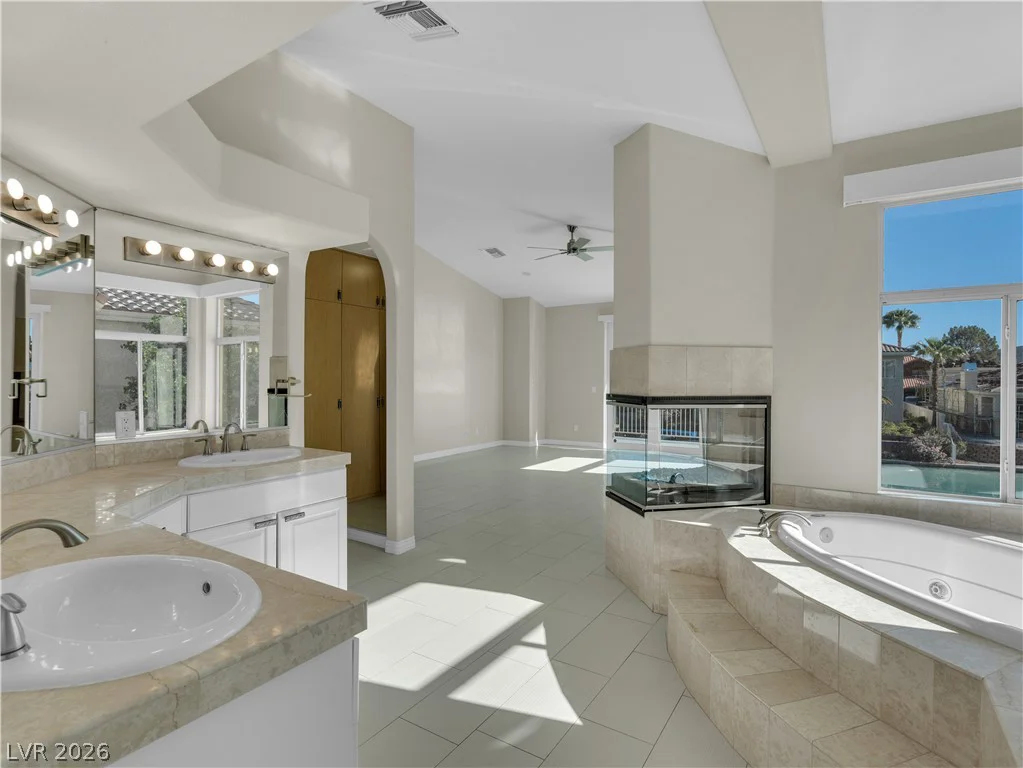 8740 Carlitas Joy, Las Vegas, NV 89117