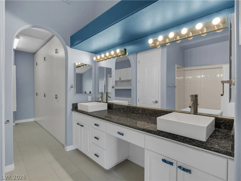 8740 Carlitas Joy, Las Vegas, NV 89117