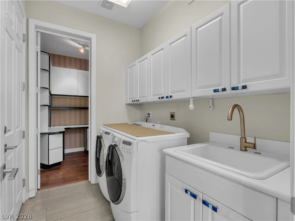8740 Carlitas Joy, Las Vegas, NV 89117