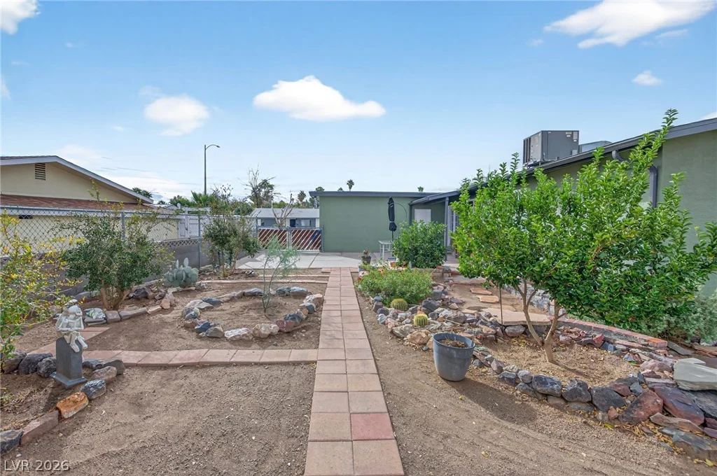 405 Scenic Dr, Henderson, NV 89002