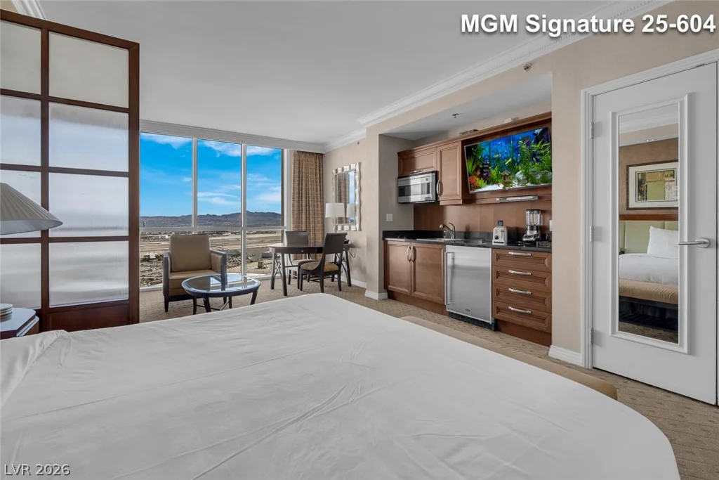 145 Harmon, Las Vegas, NV 89109