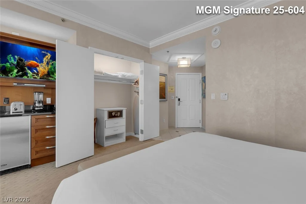 145 Harmon, Las Vegas, NV 89109