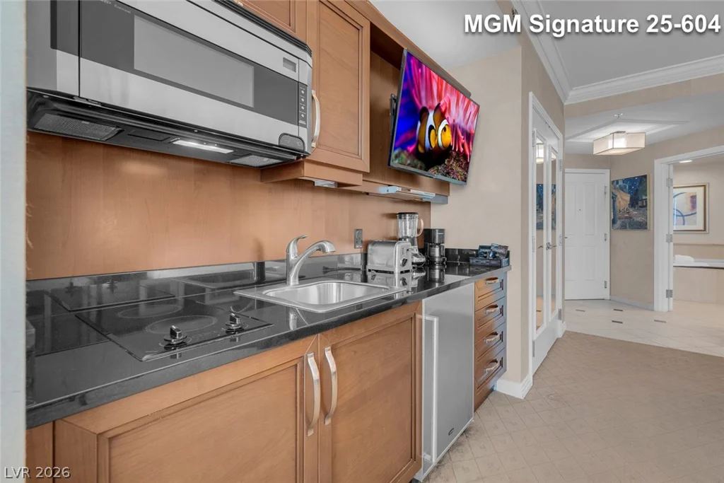 145 Harmon, Las Vegas, NV 89109