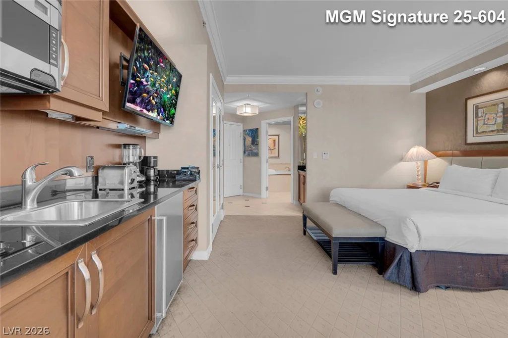 145 Harmon, Las Vegas, NV 89109