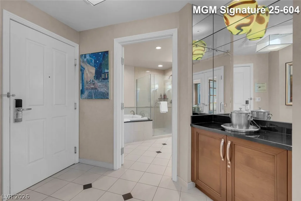 145 Harmon, Las Vegas, NV 89109