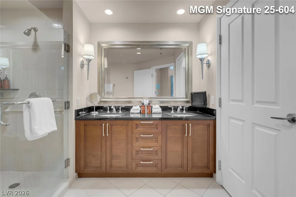 145 Harmon, Las Vegas, NV 89109