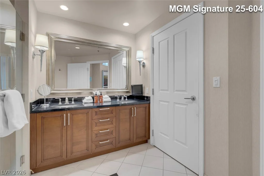 145 Harmon, Las Vegas, NV 89109