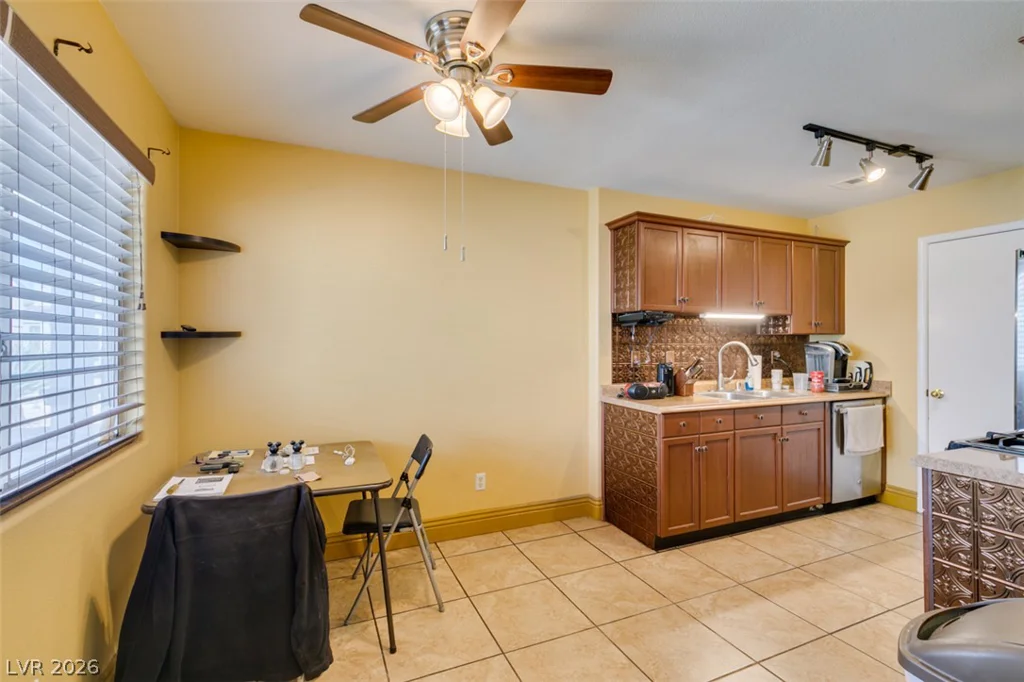 5330 Charleston, Las Vegas, NV 89142