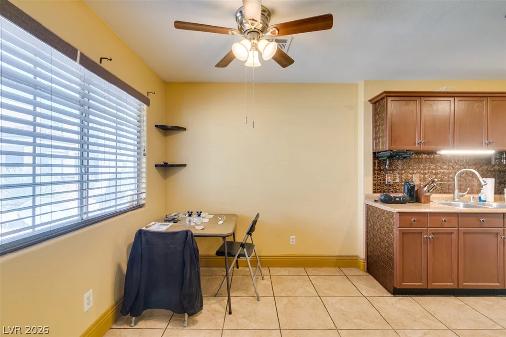 5330 Charleston, Las Vegas, NV 89142