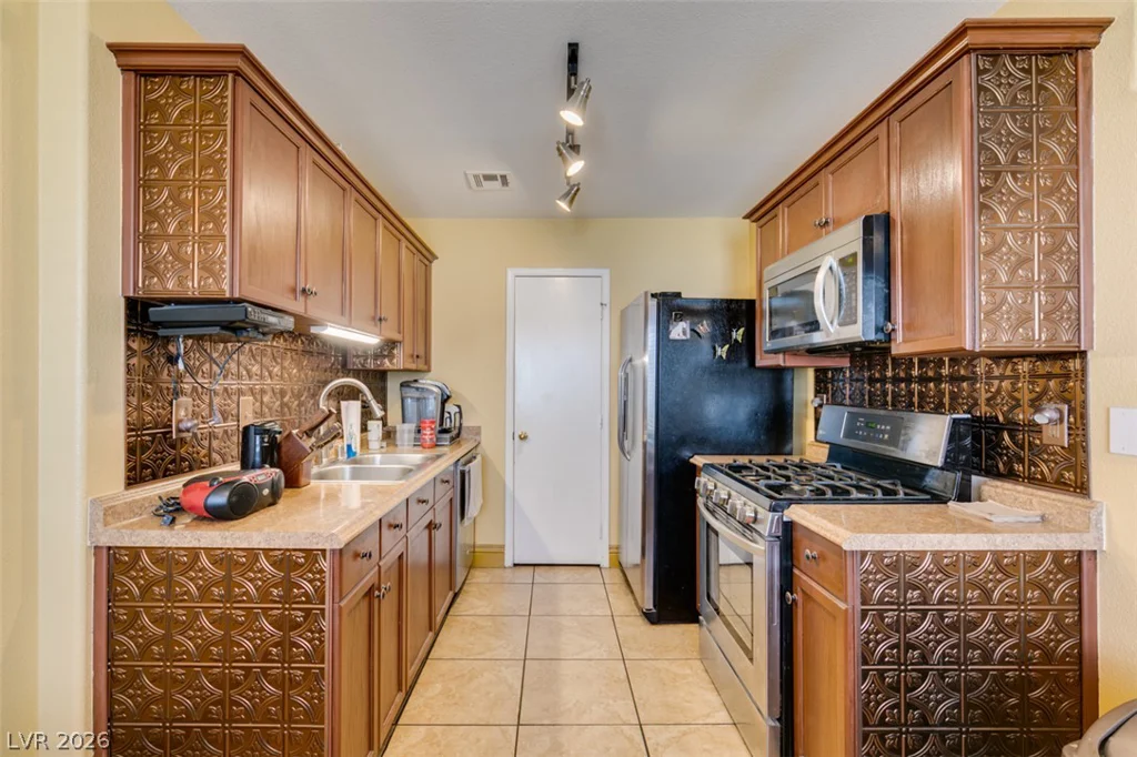 5330 Charleston, Las Vegas, NV 89142