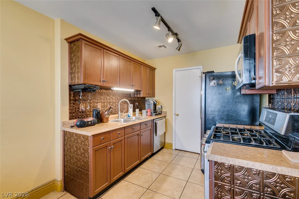 5330 Charleston, Las Vegas, NV 89142