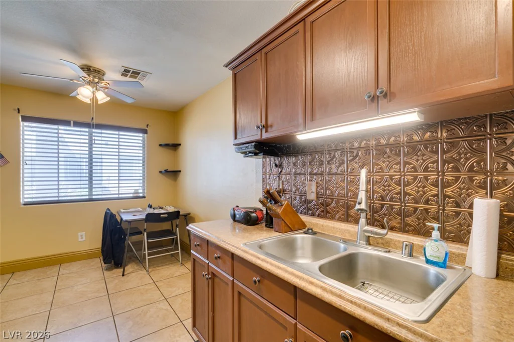5330 Charleston, Las Vegas, NV 89142