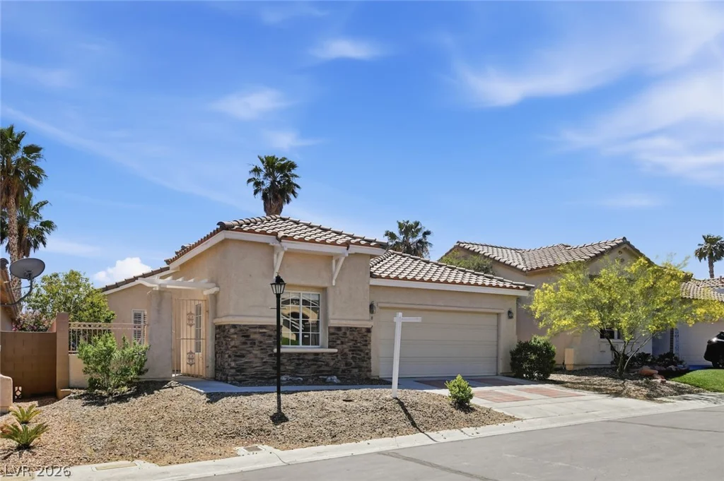 8225 Aurora Peak, Las Vegas, NV 89131
