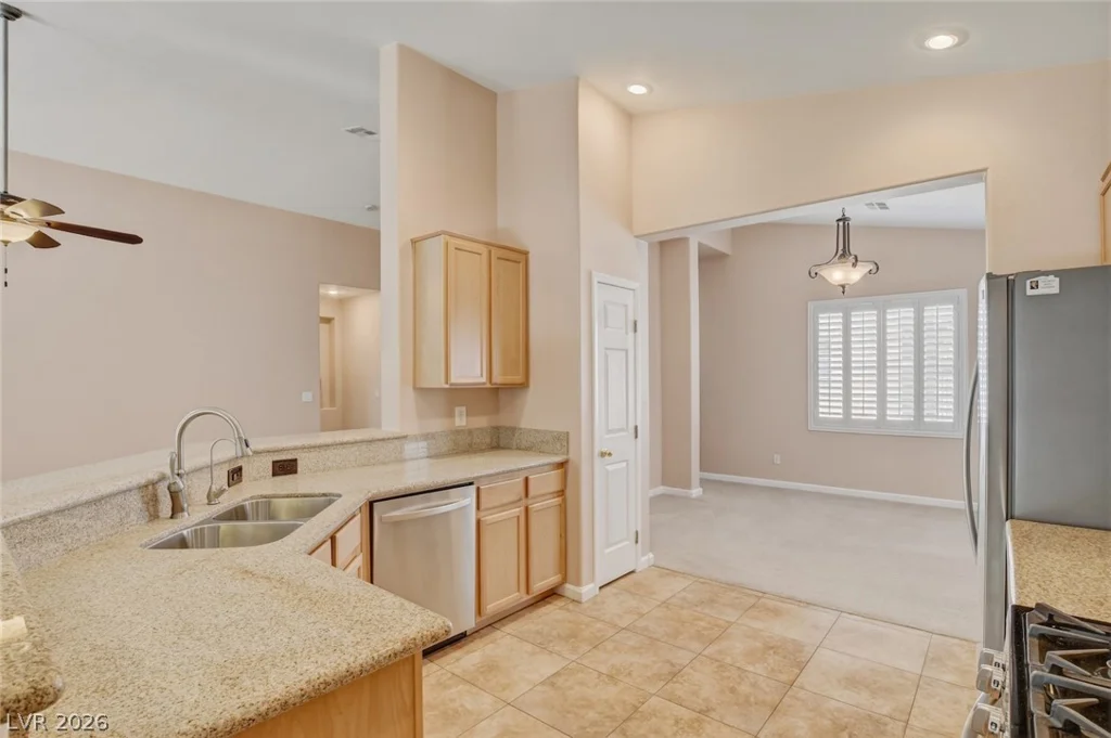 8225 Aurora Peak, Las Vegas, NV 89131