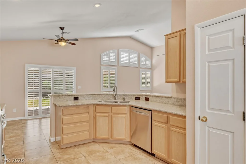 8225 Aurora Peak, Las Vegas, NV 89131