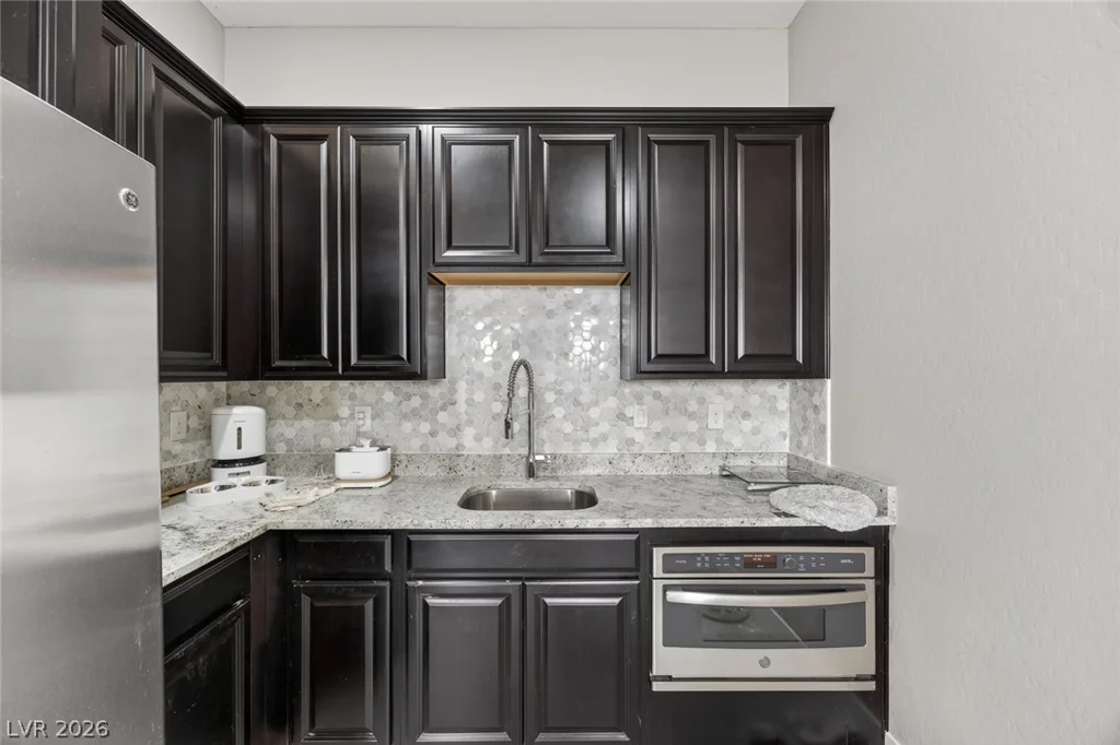 782 Glistening Light, Henderson, NV 89052