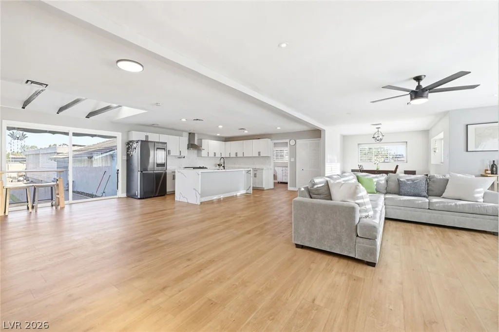 845 Kenny, Las Vegas, NV 89107