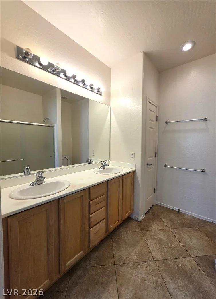 2376 Mourning Warbler, North Las Vegas, NV 89084